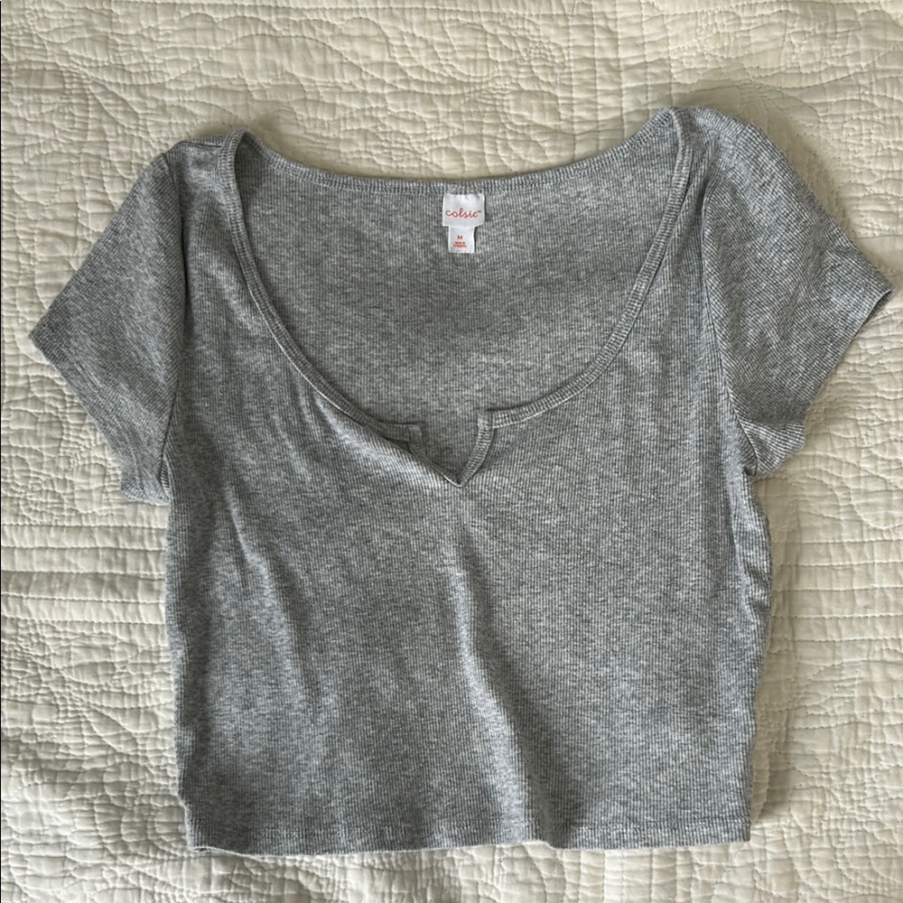 Colsie Gray Fitted Crop T-Shirt